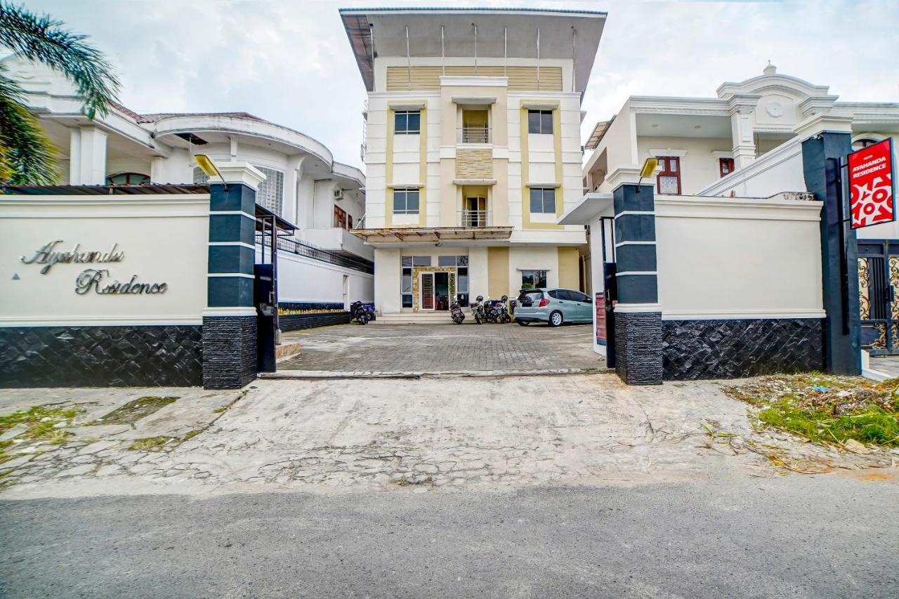 Oyo 91170 Ayahanda Residence Медан Екстериор снимка