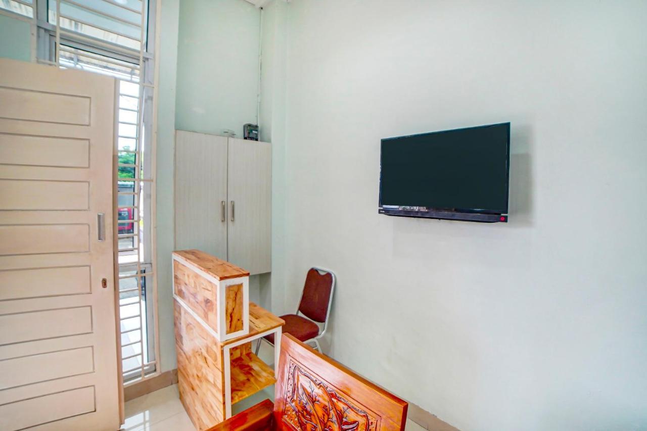 Oyo 91170 Ayahanda Residence Медан Екстериор снимка