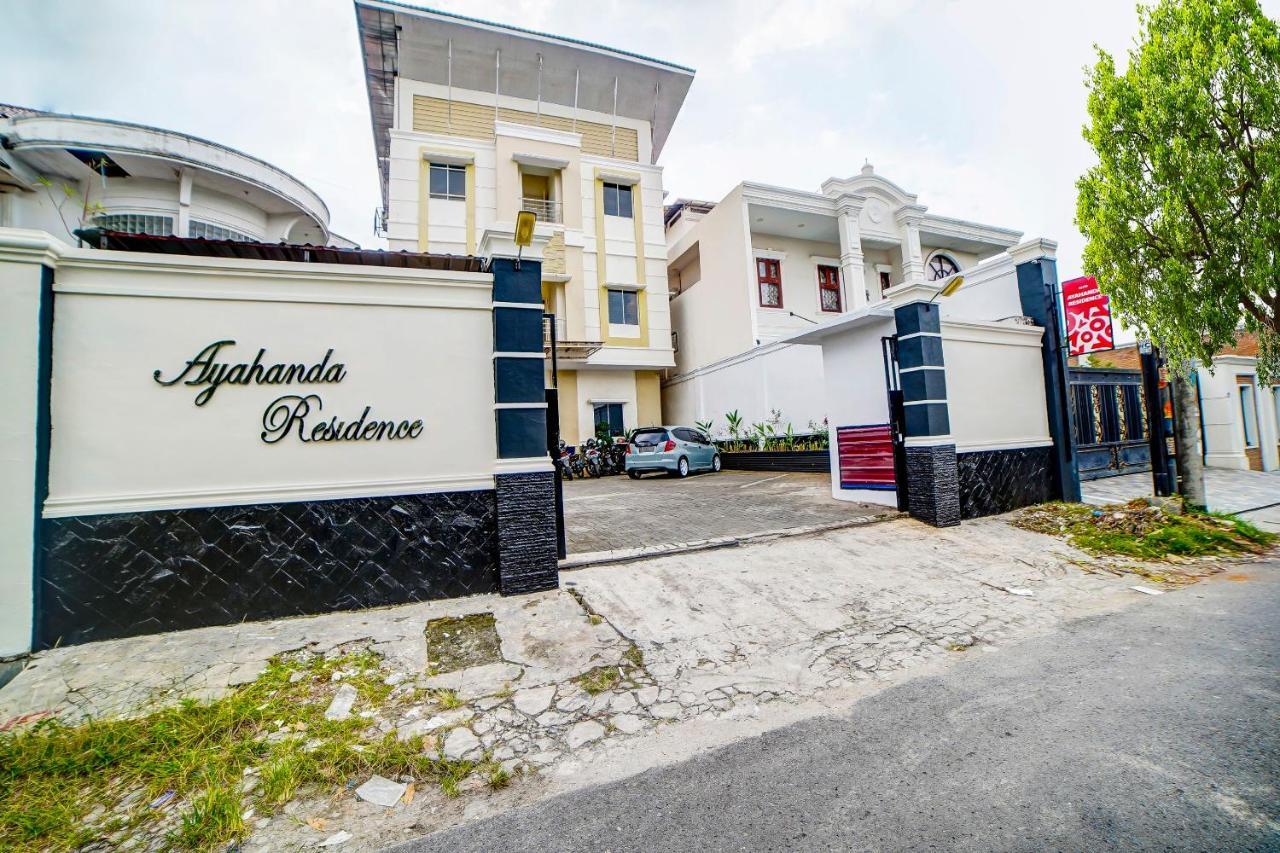 Oyo 91170 Ayahanda Residence Медан Екстериор снимка