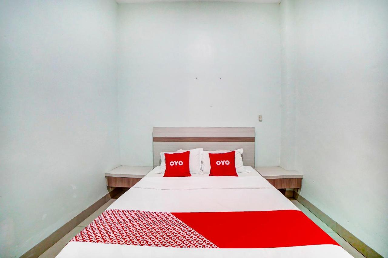 Oyo 91170 Ayahanda Residence Медан Екстериор снимка