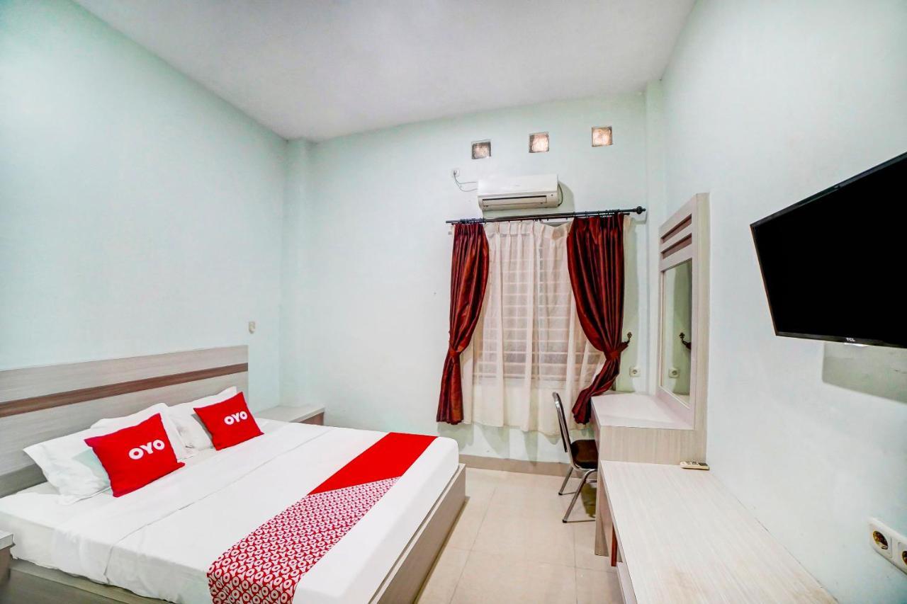 Oyo 91170 Ayahanda Residence Медан Екстериор снимка