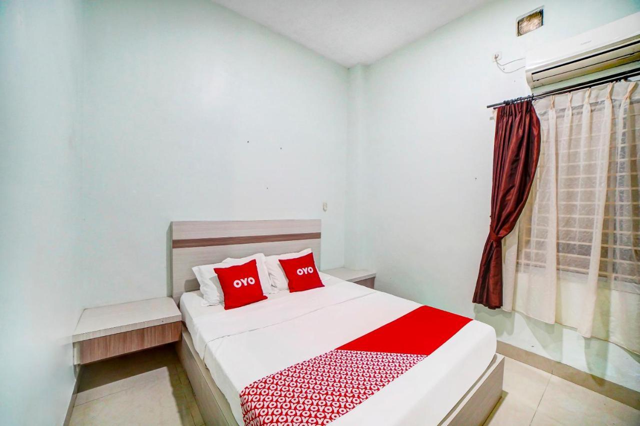 Oyo 91170 Ayahanda Residence Медан Екстериор снимка