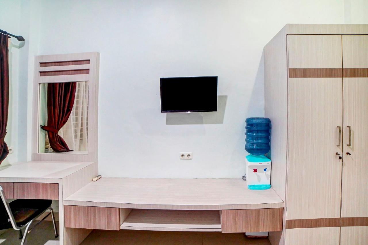 Oyo 91170 Ayahanda Residence Медан Екстериор снимка